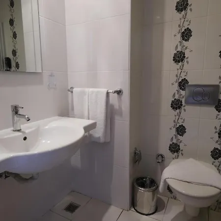 Alder Garden Hotel 4*