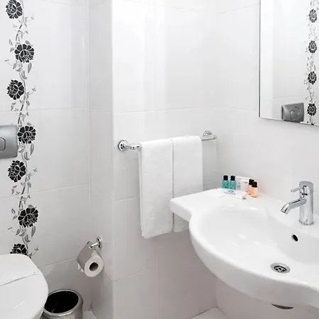 Alder Garden 4*